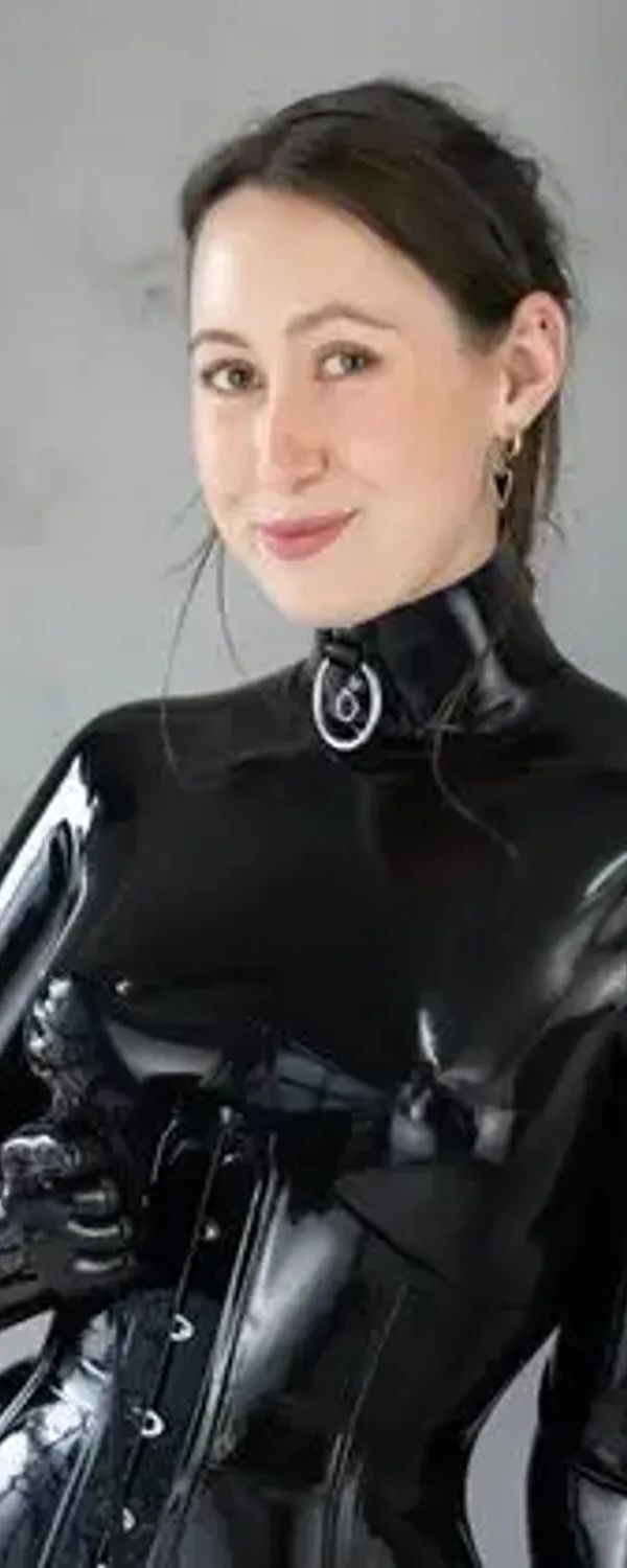š Miss Chillās Clips - Latexnchill OnlyFans photo 1