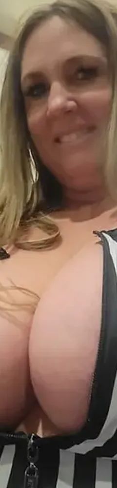 Cougar Nikky