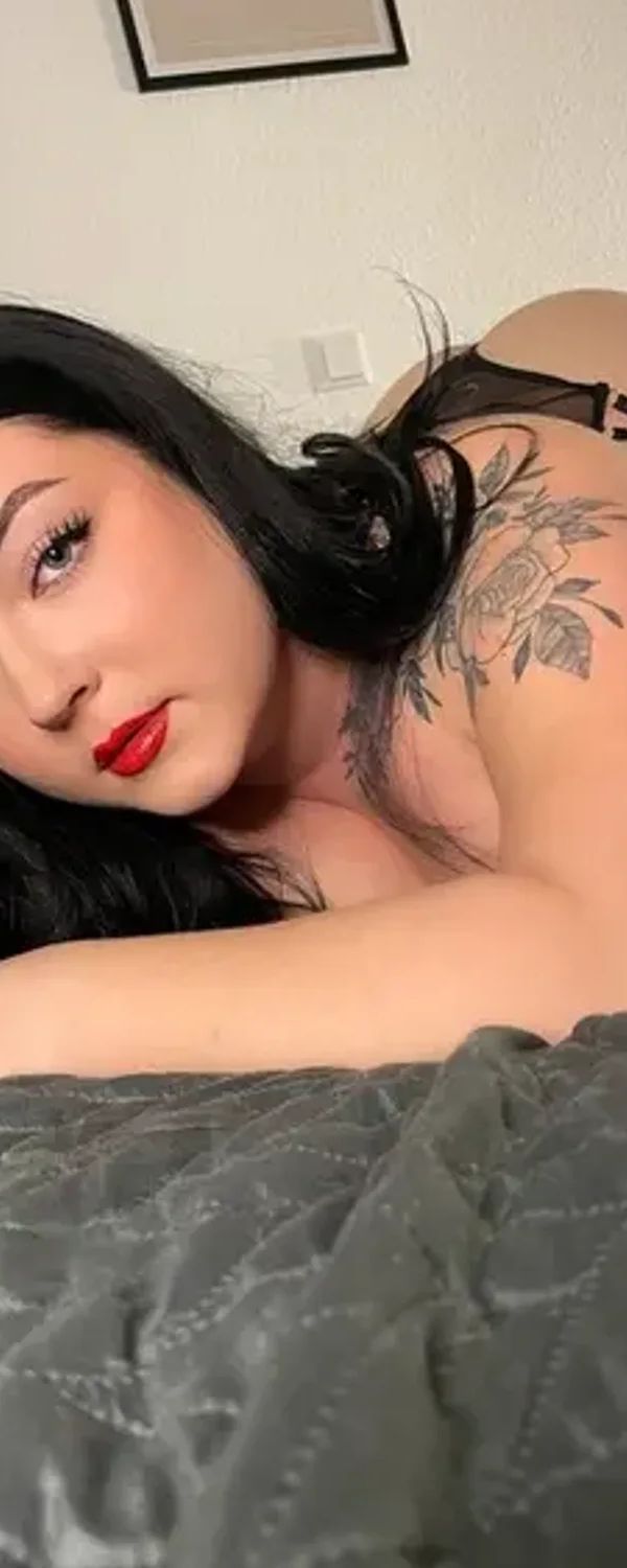 Alice Miller OnlyFans photo 1