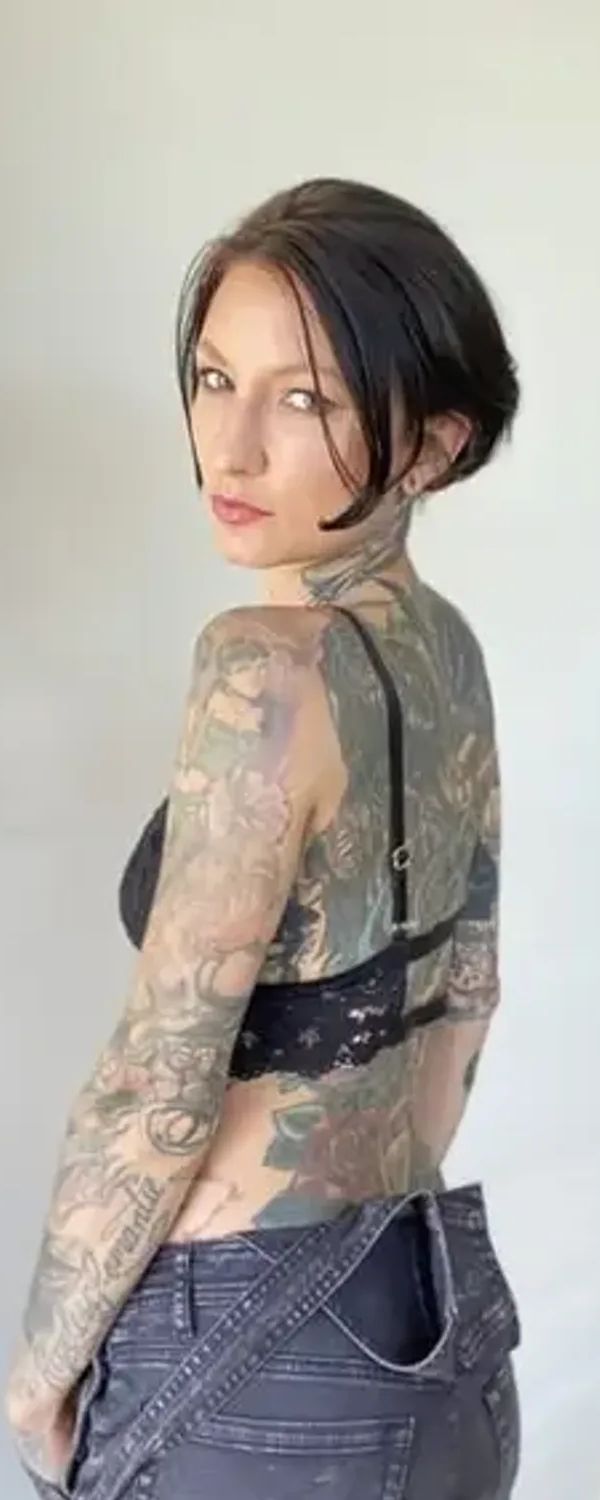 Katie Ellis OnlyFans photo 1