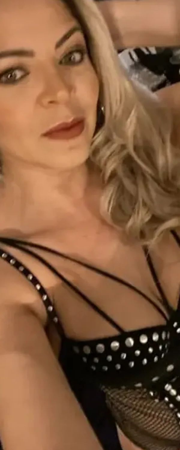 Glamour Wife OnlyFans photo 1