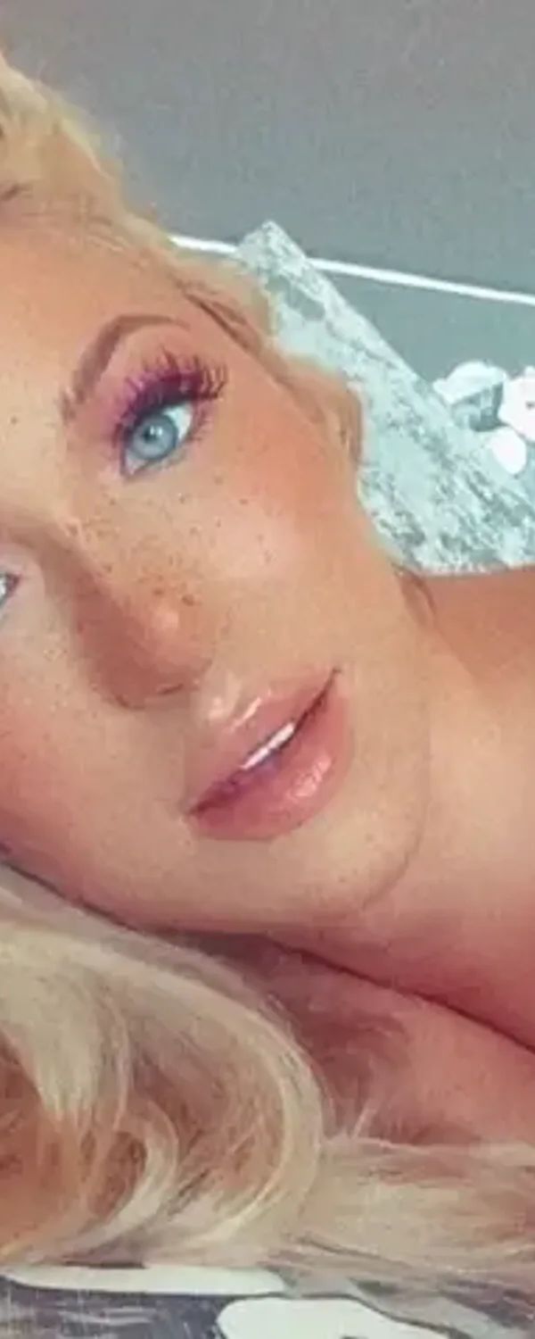 April Wilhelmina OnlyFans photo 1