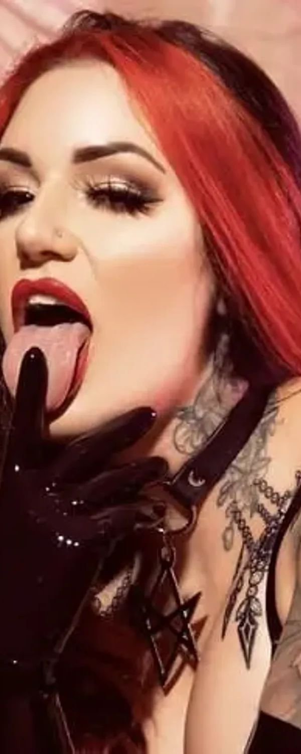 Cervena Fox OnlyFans photo 1