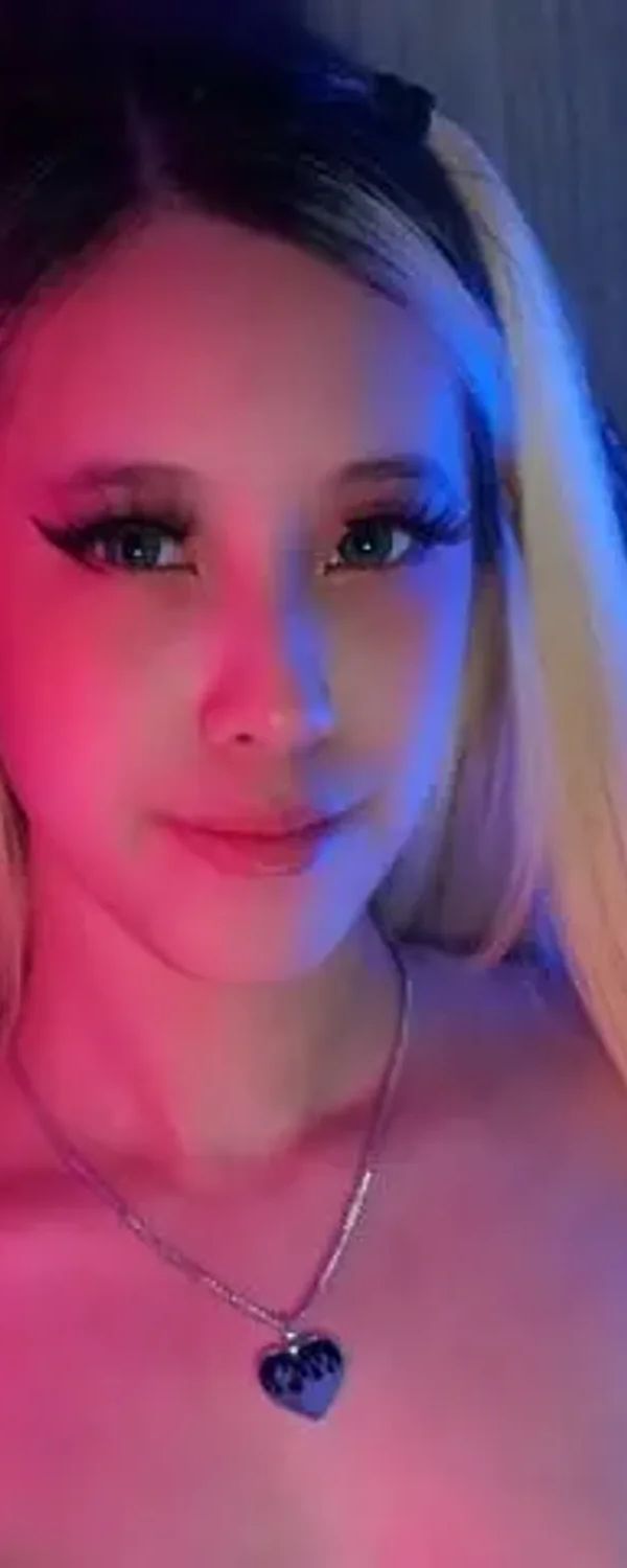 Chrissy ๐ Your Asian Girlfriend OnlyFans photo 1