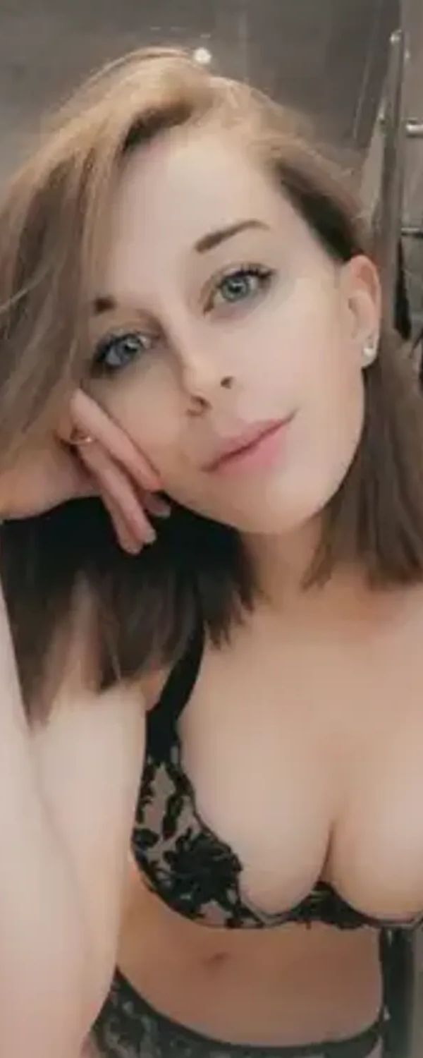 Lucy ๐(just Turned 18๐คฉ) OnlyFans photo 1