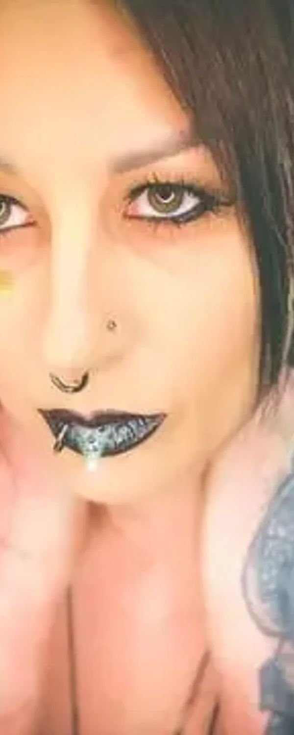 Courtney Crimson VIP OnlyFans photo 1