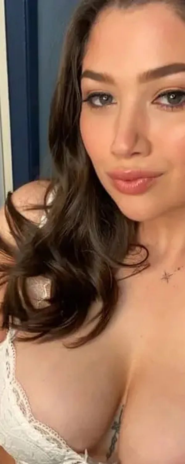 Alyx Star OnlyFans photo 1