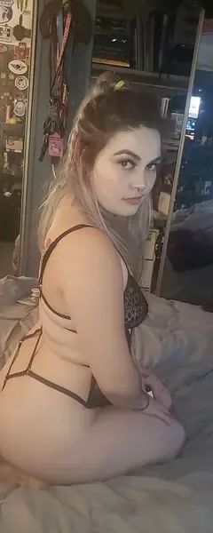 thiccblonde