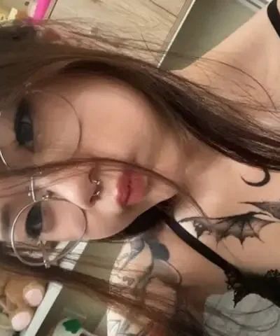 Ur2dwaifu ༊*·˚